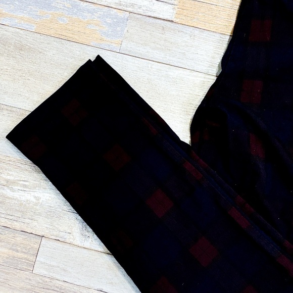 💕5/40$💕 REITMANS – Plum & navy plaid skinny pants | Size 0P • - Picture 3 of 9